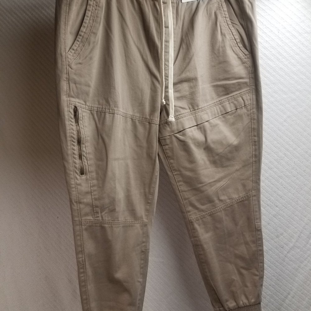 743 - Arizona Jean Co. XL Skinny Jogger
